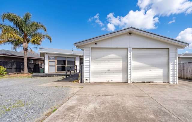 FREEHOLD LAND Modern Road Front