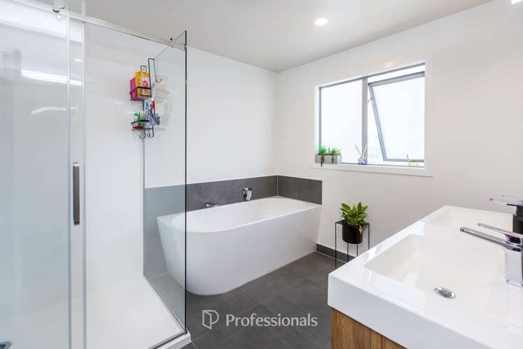 111 Kirton Drive Riverstone Terraces_16