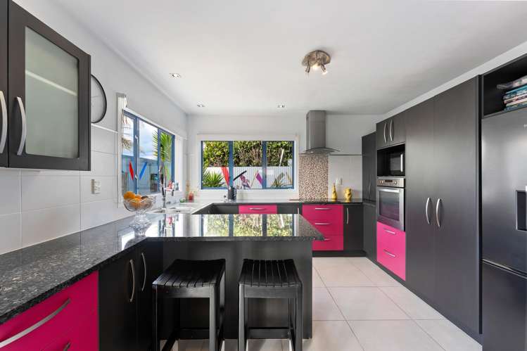 100B Marine Parade Otaki Beach_19