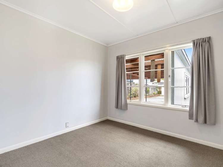 11 Claremont Avenue Paeroa_23