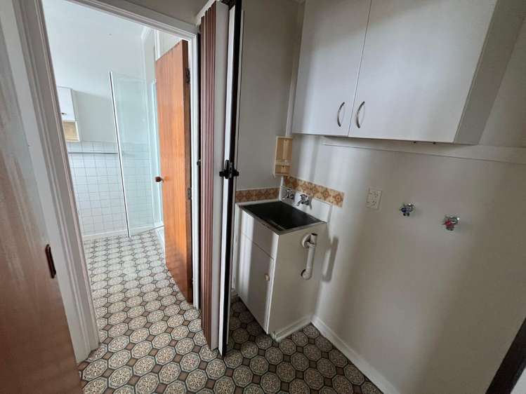 3/8 Pamela Place New Lynn_11