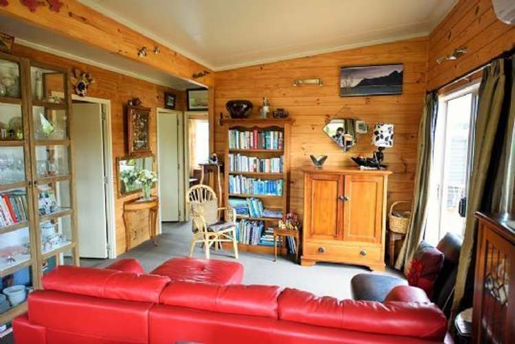 12 Burns Street Owaka_9