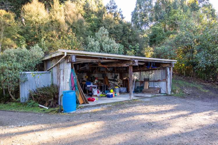 211 Blandswood Road Mesopotamia_17