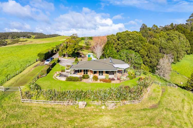 494 Takahiwai Road_3