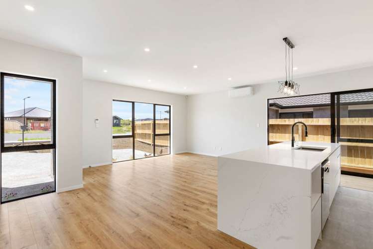 6 Paapaka Way Waiuku_7