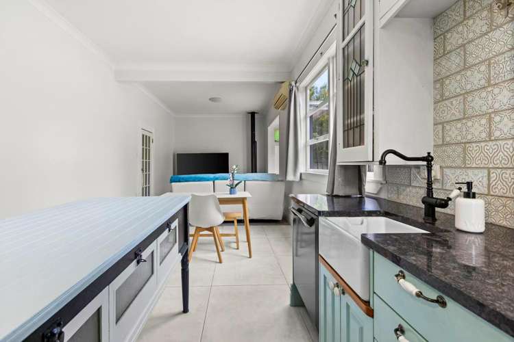 1200 Caroline Road Mayfair_5