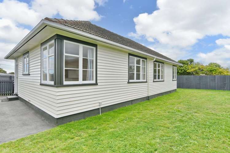 81 Rowan Avenue Aranui_10
