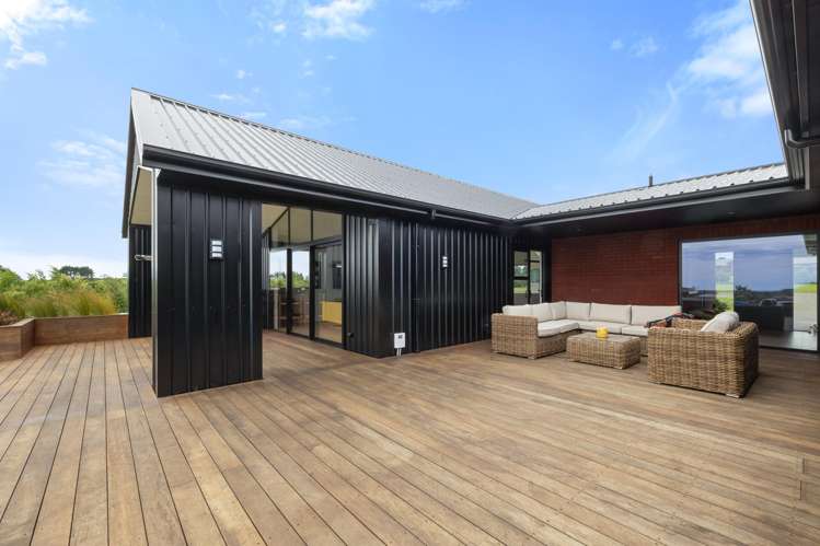 1506 Egmont Road Egmont Village_16