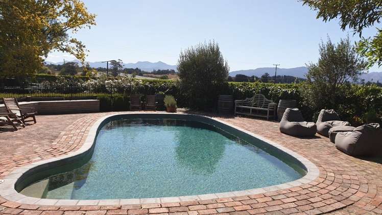 33 Corletts Road Fairhall_19