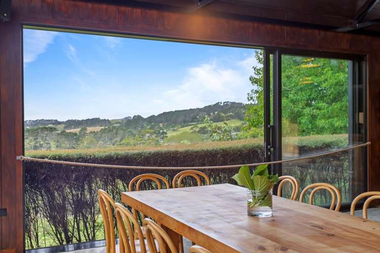 376 Taiapa Road Muriwai Beach_33