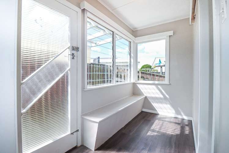 23 Christian Street Dannevirke_16