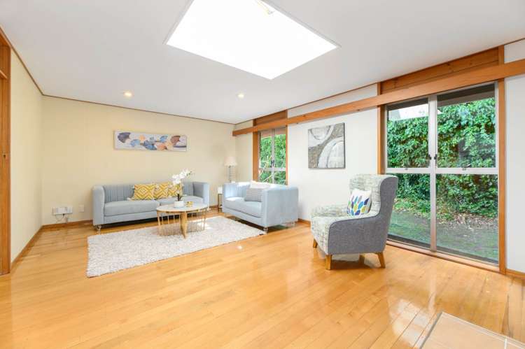 2 Meadway Sunnyhills_19