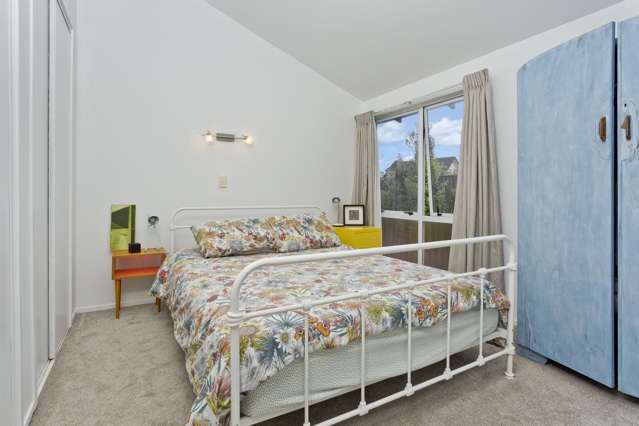 5/6 Bond Crescent Forrest Hill_3