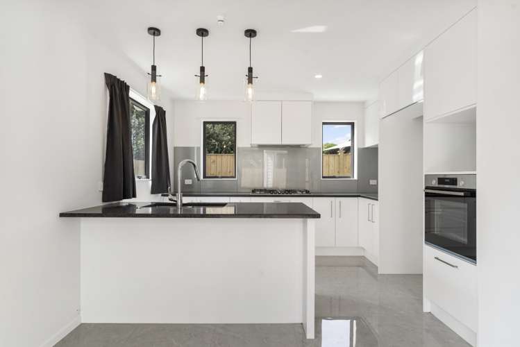 3/109 Point Chevalier Road 1768_1