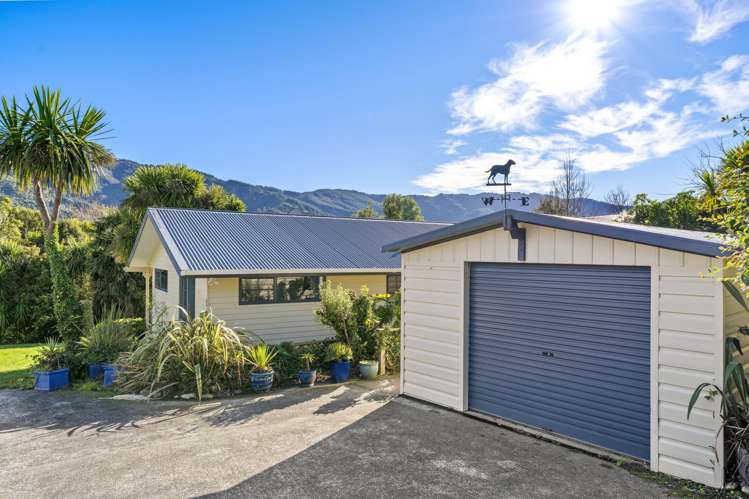 1695 Queen Charlotte Drive Linkwater_2