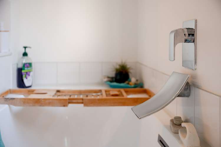 96a Larsen Crescent Tawa_15