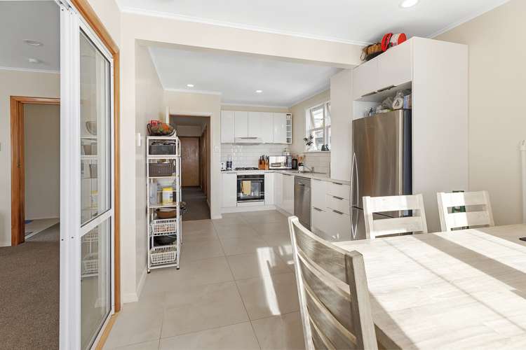 57 Leicester Street Cannons Creek_13
