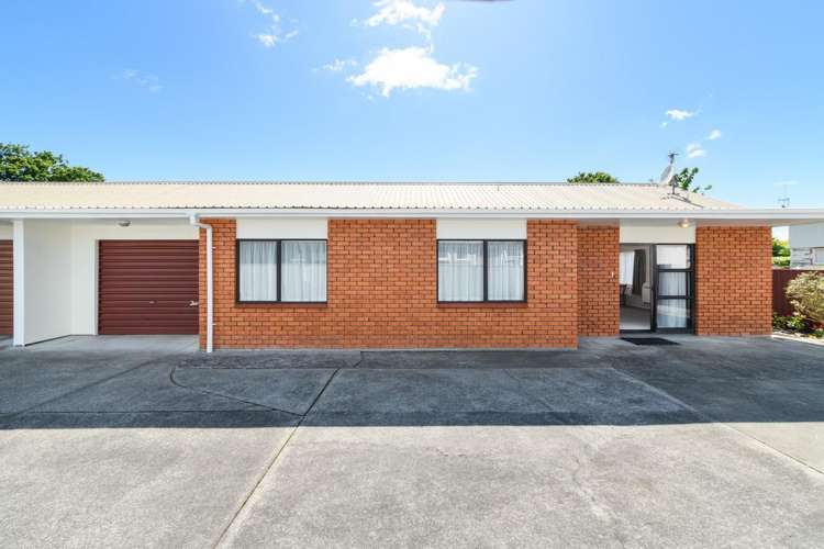 3B Denbigh Square Feilding_1