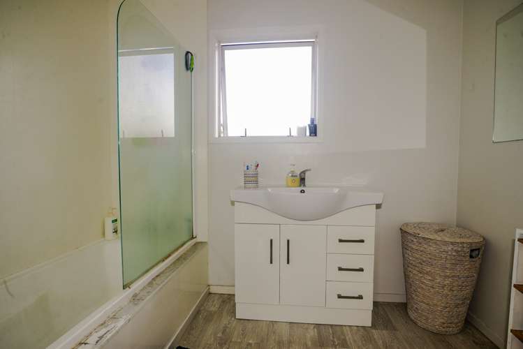 4 Taranui Place Henderson_19