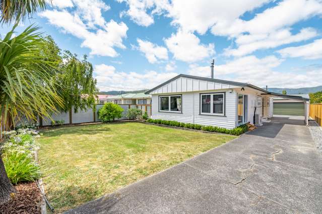 8 Parkway Wainuiomata_1