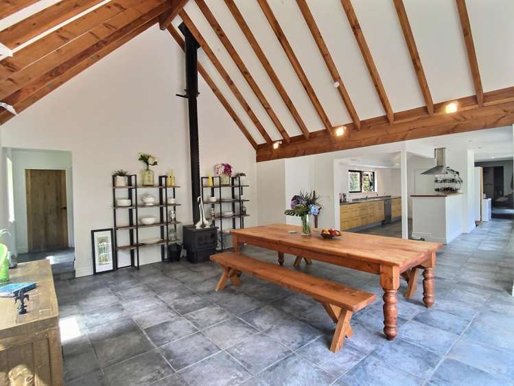 1946 Arnold Valley Road_3