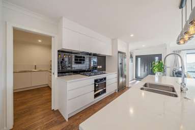 111 Queen Charlotte Drive_4