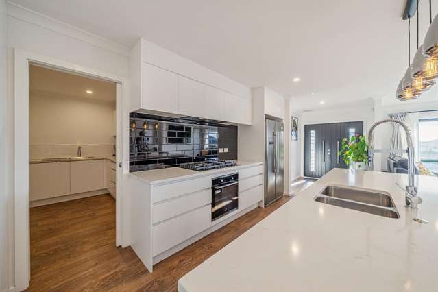 111 Queen Charlotte Drive Aotea_4