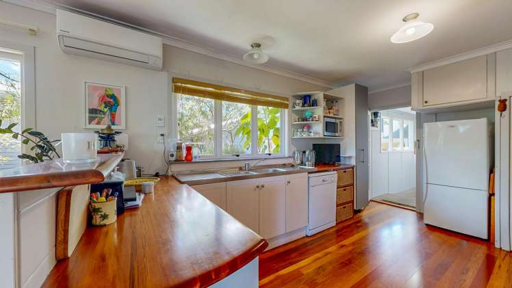 705 Mount Pleasant Road Thames_10