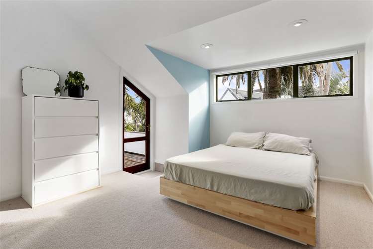 2/305 Lake Road Hauraki_12