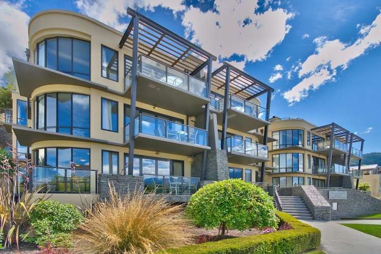 Lake Esplanade Queenstown_10