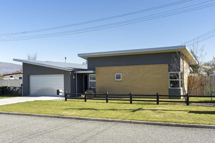 35 Eureka Street_0