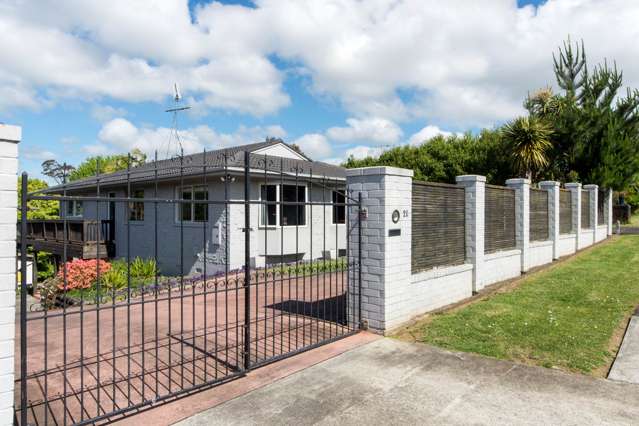 Urgent Sale: Solid 1970s Character, 713sqm Section