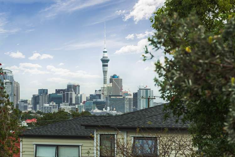 45 Lake Road Devonport_13