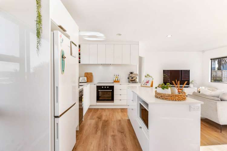 63a Albatross Road Red Beach_5