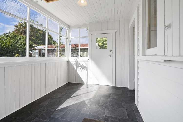 11 Lyndhurst Street Takaro_12