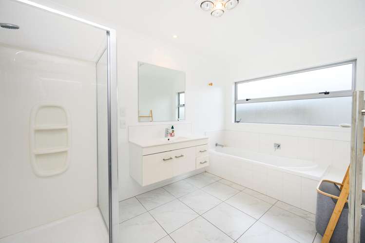 17 Lorenzo Place Kelvin Grove_17