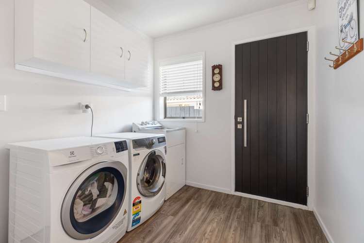 6 Tyrian Close Half Moon Bay_13