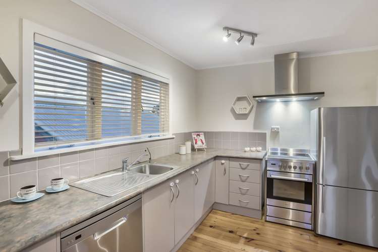 76 Taikata Road Te Atatu Peninsula_11