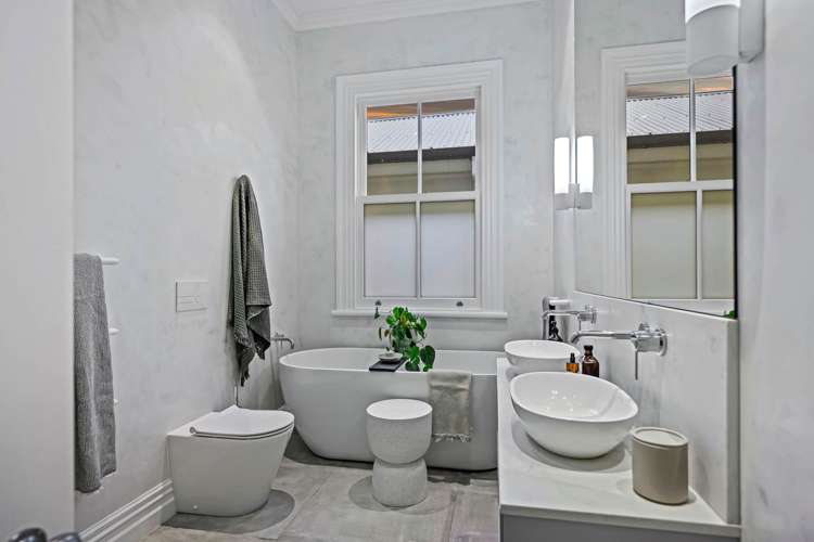 9 Shoal Bay Road Devonport_43