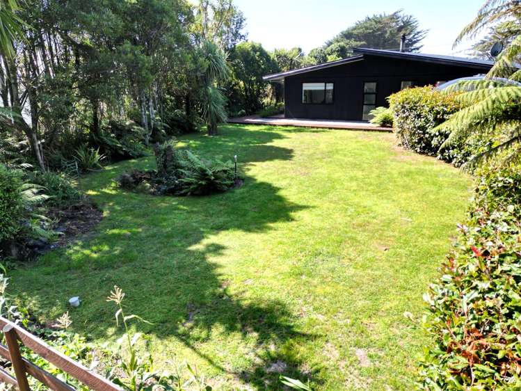 23 Pandora Avenue Camerons_22
