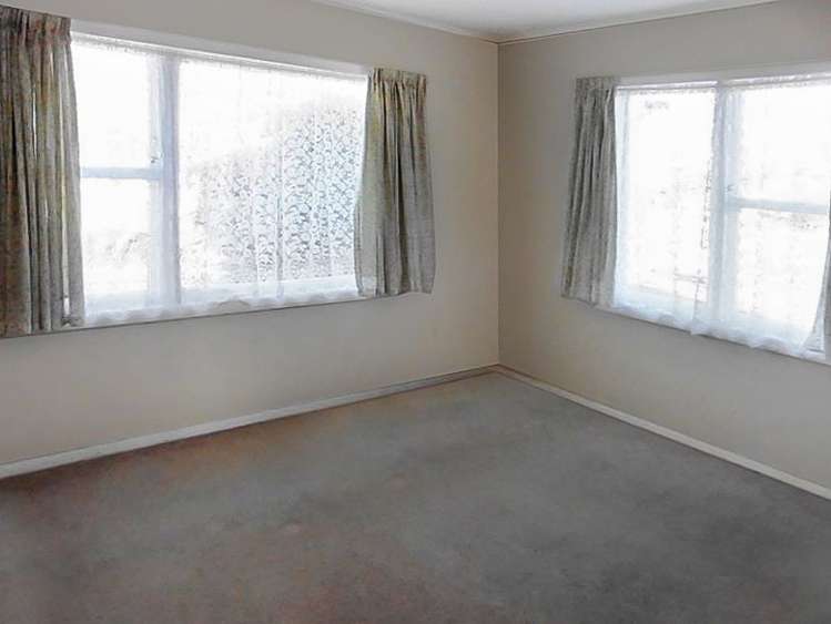 1/3 Merton Crescent 2109_4