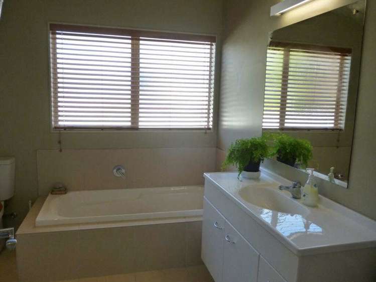 26a Upland Street Brookfield_8