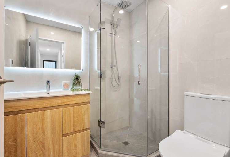 5/1090 Beach Road Torbay_22