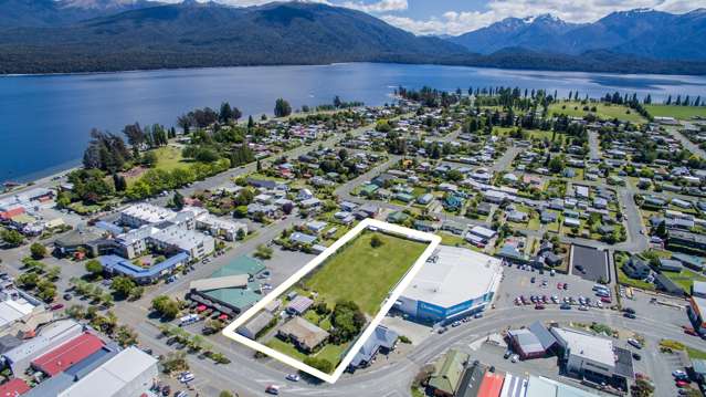 69 Town Centre Te Anau_1