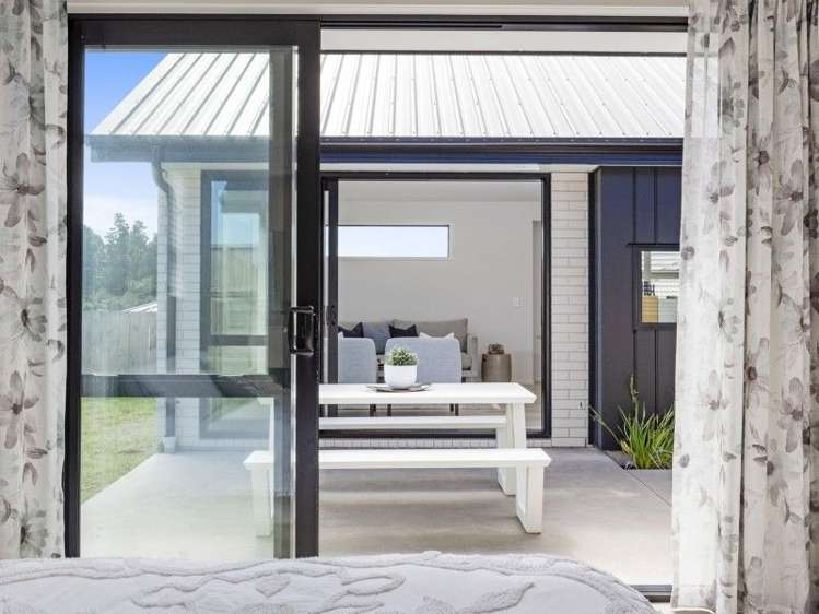 38 Puhirake Crescent Pyes Pa_15