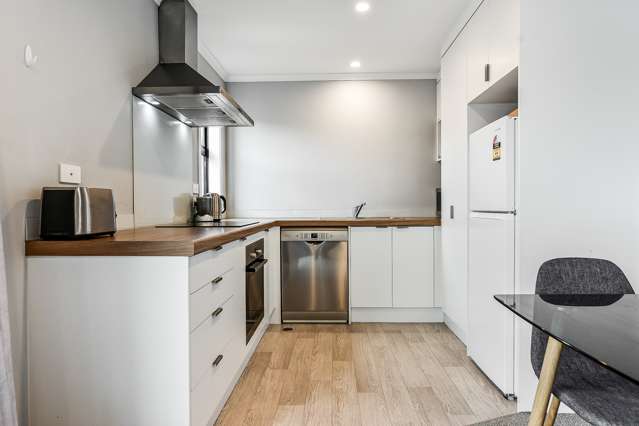 6/3 Charlemont Street Whitiora_1