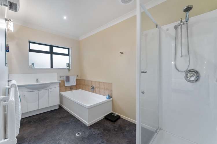 11 Te Ropata Place Waikanae Beach_16