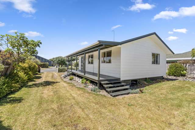 10 Reeves Street Waikanae Beach_1