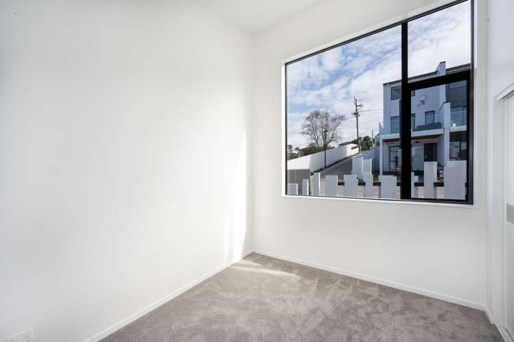 4/737 East Coast Road Browns Bay_8