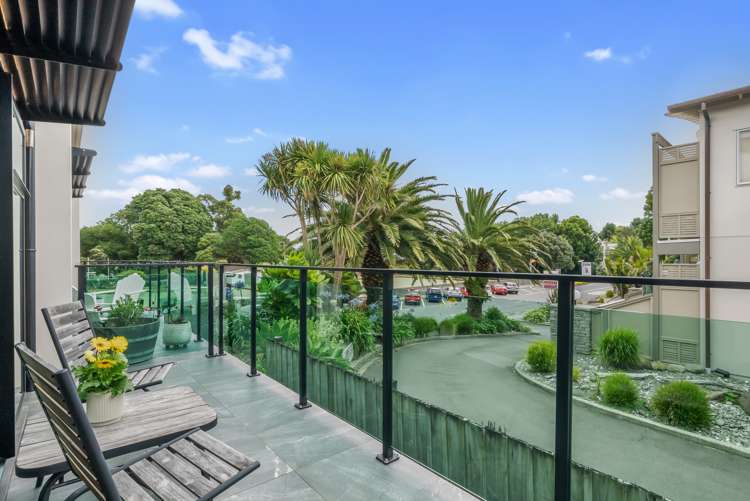 2/2 Matatua Road Raumati Beach_9